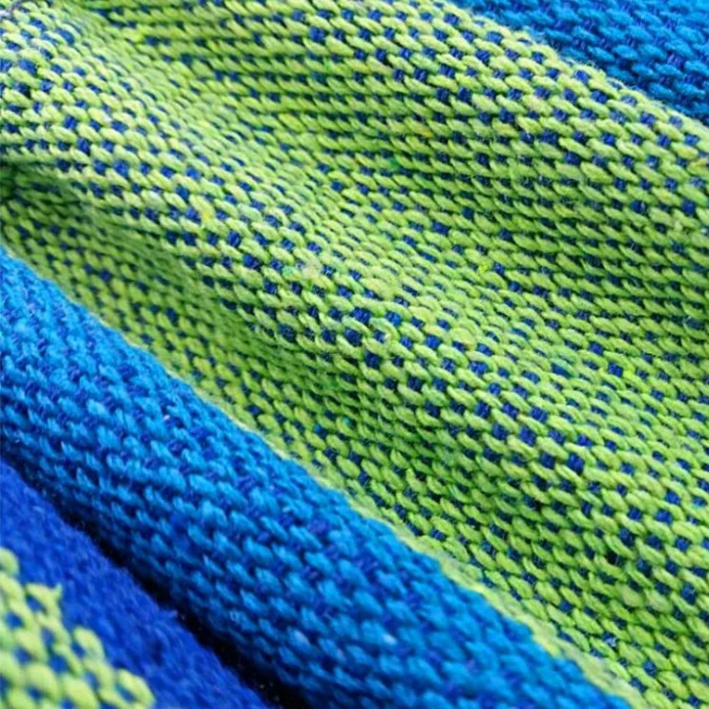 Zoom sur le tissu et la matière du fauteuil suspendu Horizonte de chez Hamacio