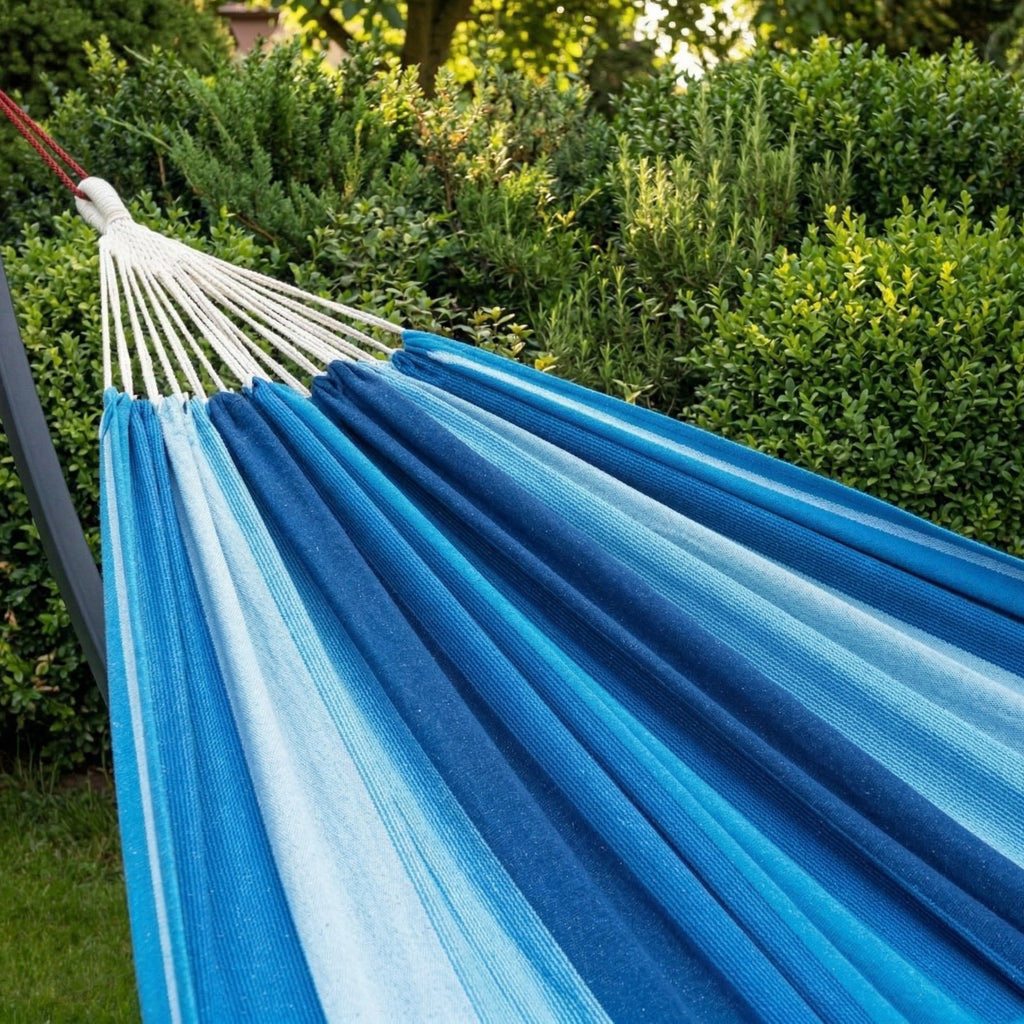 Hamac bleu horizonte, plusieurs tons de bleu différents. Disponible en plusieurs tailles