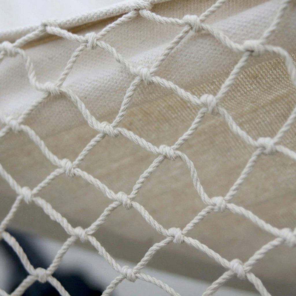 Hamac beige modèle Macramé de Hamacio, zoom sur les détails et le tissu