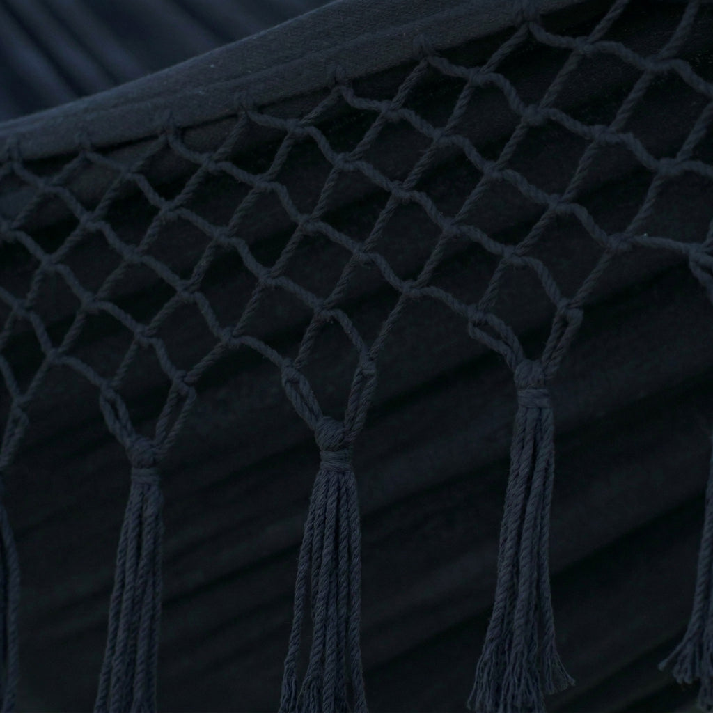 Hamac noir modèle Macramé de Hamacio, zoom sur les détails et le tissu