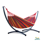 Hamac sur pied duo rouge, modèle Horizonte de Hamacio avec un support gris graphite.