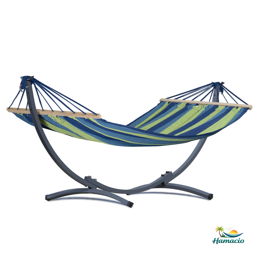Hamac sur pied vert , modèle Solero de Hamacio avec un support gris graphite.